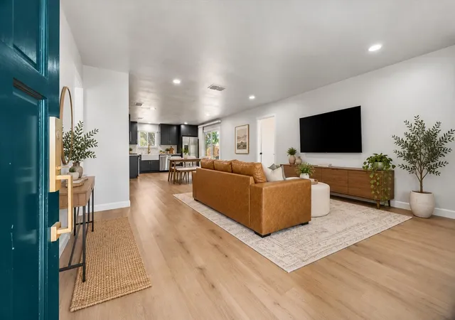 Photo 3 of Single family home for sale at 511 Arbor Ln, Austin, TX 78745 | MLS# 4513763 | Listing updated on 2026-10-09