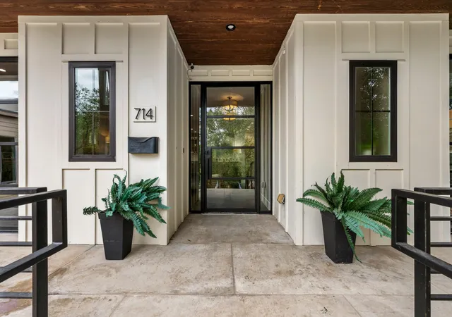 Photo 4 of Single family home for sale at 714 Upson St, Austin, TX 78703 | MLS# 3401614 | Listing updated on 2026-10-03