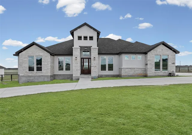 Photo 2 of Single family home for sale at 112 Pioneer Dr, La Vernia, TX 78121 | MLS# 1892022 | Listing updated on 2026-09-29