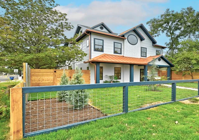 Single family home for sale at 1201 Georgian St, Austin, TX 78756 | MLS# 3170782