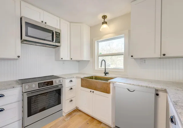 Photo 3 of Single family home for sale at 318 S Ave C, Elgin, TX 78621 | MLS# 7327018 | Listing updated on 2026-09-12