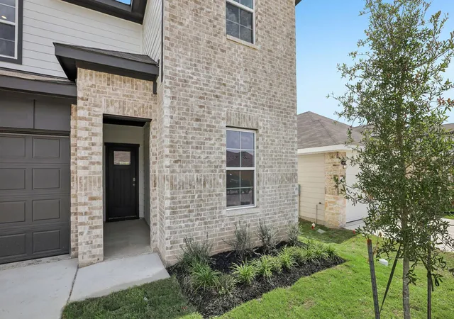 Photo 4 of Single family home for sale at 151 Mustang Lake Cir, Buda, TX 78610 | MLS# 3581968 | Listing updated on 2026-10-30