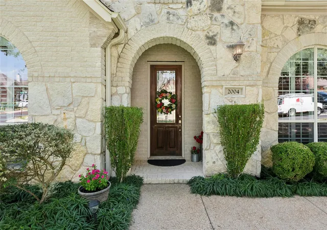 Photo 3 of Single family home for sale at 2004 Westvalley Pl, Round Rock, TX 78665 | MLS# 2776331 | Listing updated on 2026-09-23