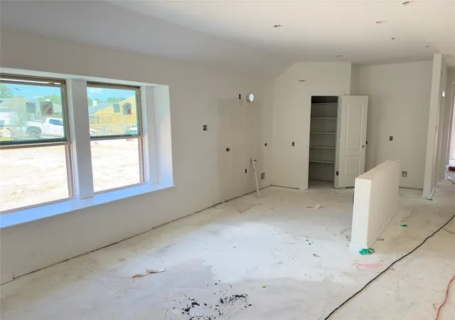 Photo 3 of Single family home for sale at 330 Mustang Bnd, Kyle, TX 78640 | MLS# 8308588 | Listing updated on 2026-10-05