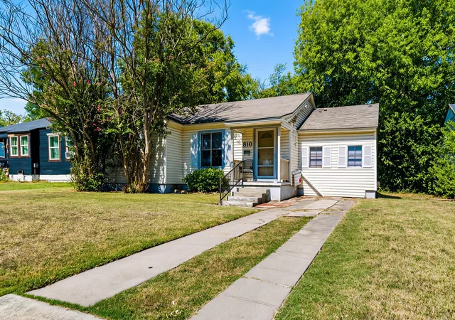 Photo 3 of Single family home for sale at 810 N 8th Street, Temple, TX 76501 | MLS# 3736051 | Listing updated on 2026-10-03