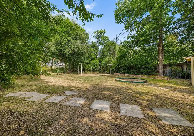 Photo 4 of Single family home for sale at 810 N 8th Street, Temple, TX 76501 | MLS# 3736051 | Listing updated on 2026-10-03
