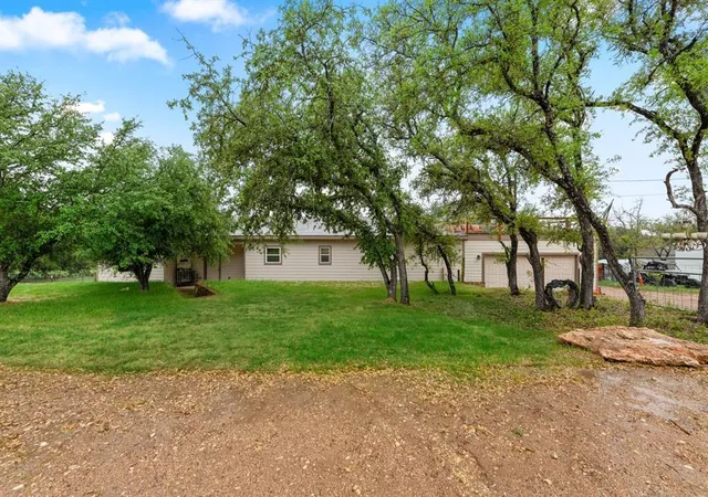 Photo 2 of Single family home for sale at 220 Creedmore Dr, Liberty Hill, TX 78642 | MLS# 2327939 | Listing updated on 2026-09-12