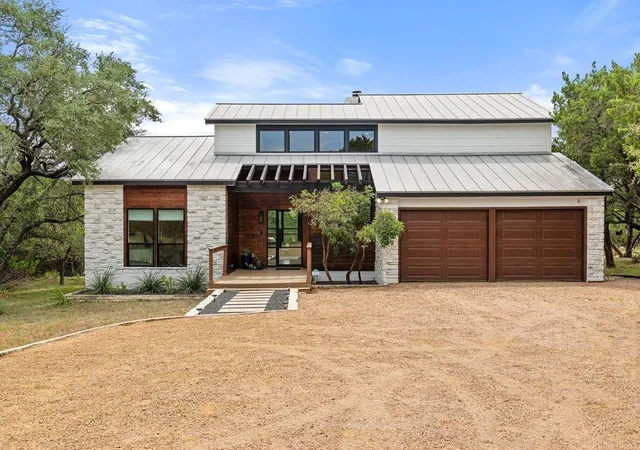 Photo 2 of Single family home for sale at 109 Freedom Dr, Wimberley, TX 78676 | MLS# 4531391 | Listing updated on 2026-09-27