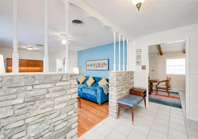 Photo 3 of Sale Pending at 402 Suttles Ave, San Marcos, TX 78666 | MLS# 6513822 | Listing updated on 2026-09-29
