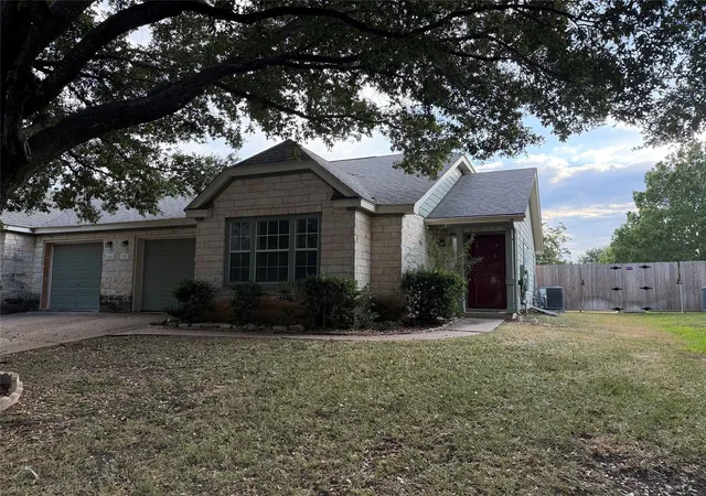 Townhouse for sale at 172 Prairie Springs Loop, Georgetown, TX 78626 | MLS# 3543665