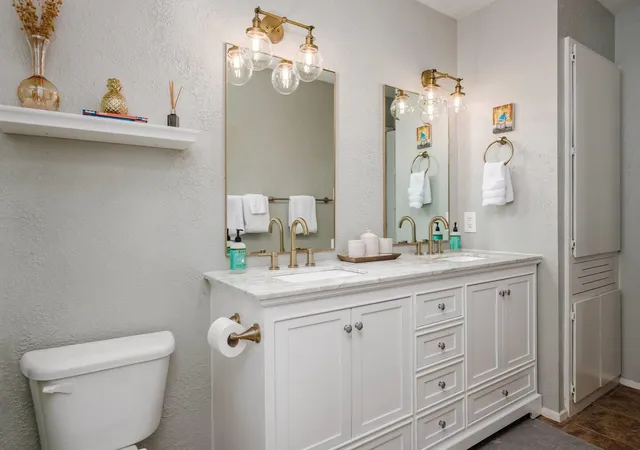 Photo 4 of House for sale at 1127 Hollow Crk Dr #A and B, Austin, TX 78704 | MLS# 3951880 | Listing updated on 2026-09-17