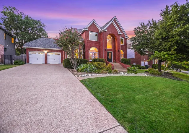 Photo 1 of Single family home for sale at 2302 Cliffs Edge Dr, Austin, TX 78733 | MLS# 3470278 | Listing updated on 2026-09-13