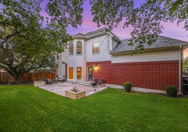 Photo 4 of Single family home for sale at 2302 Cliffs Edge Dr, Austin, TX 78733 | MLS# 3470278 | Listing updated on 2026-09-13
