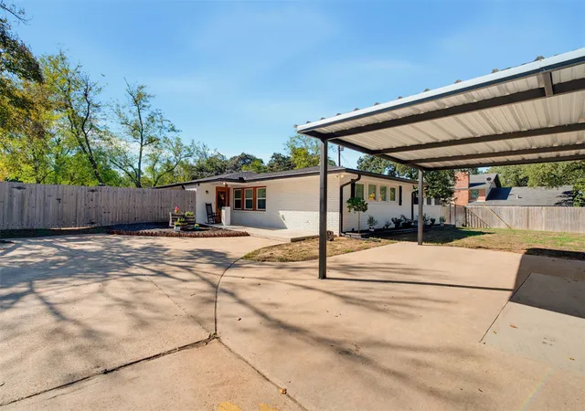 Photo 2 of Single family home for sale at 2205 Murray Ave, Rockdale, TX 76567 | MLS# 8540828 | Listing updated on 2026-10-09
