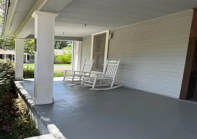 Photo 2 of Single family home for sale at 701 Garwood St, Smithville, TX 78957 | MLS# 8296604 | Listing updated on 2026-09-13