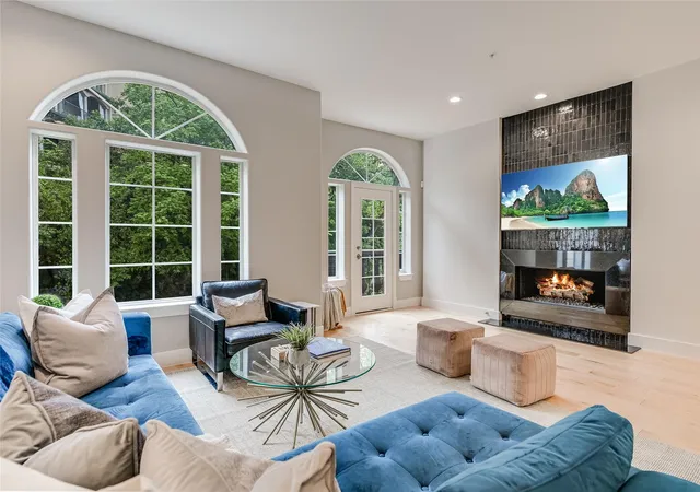 Listing Photo 5 - Condo for sale in building located at 1529 Barton Springs Rd, Austin, TX 78704 - Unit #13