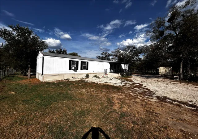 Photo 3 of Manufactured home for sale at 400 Ride Out Blvd, Elgin, TX 78621 | MLS# 7531797 | Listing updated on 2026-10-02