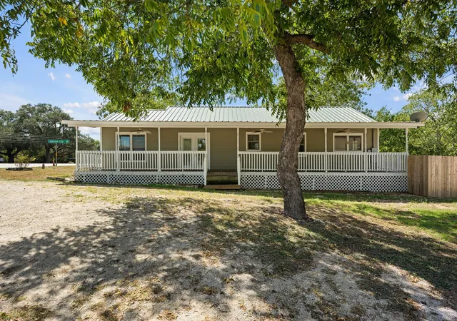 Photo 3 of Single family home for sale at 808 N Water St, Burnet, TX 78611 | MLS# 6991594 | Listing updated on 2026-09-17