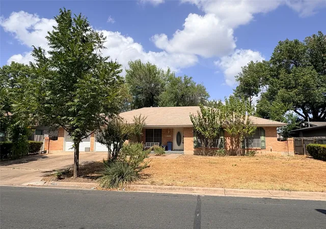 Single family home for sale at 2706 Thrushwood Dr, Austin, TX 78757 | MLS# 5495698