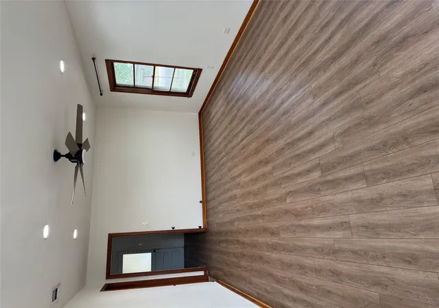Photo 4 of Single family home for sale at 509 Whitehead St, Smithville, TX 78957 | MLS# 8604706 | Listing updated on 2026-09-13