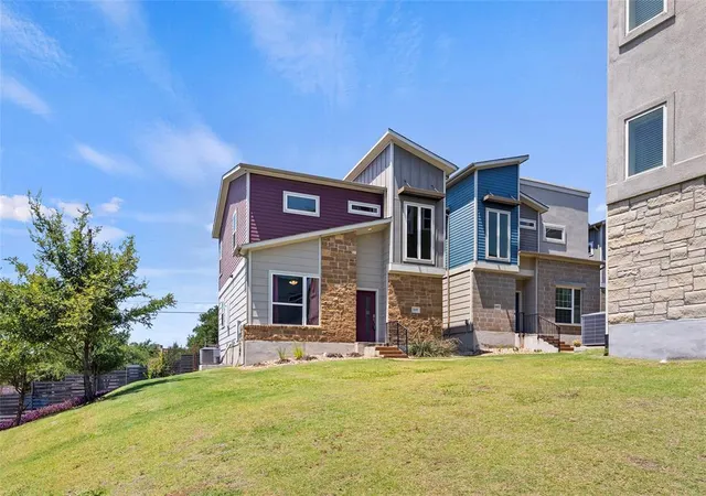 Photo 1 of Condo for sale at 2017 Geniveive Ln, Austin, TX 78741 | MLS# 3050007 | Listing updated on 2026-10-02