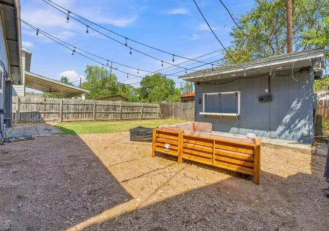 Photo 3 of Sale Pending at 6612 Cruz St, Austin, TX 78741 | MLS# 3870778 | Listing updated on 2026-09-21