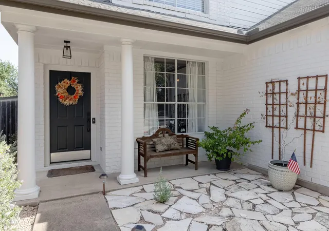Photo 2 of Single family home for sale at 4624 Hoffman Dr, Austin, TX 78749 | MLS# 3741075 | Listing updated on 2026-09-15