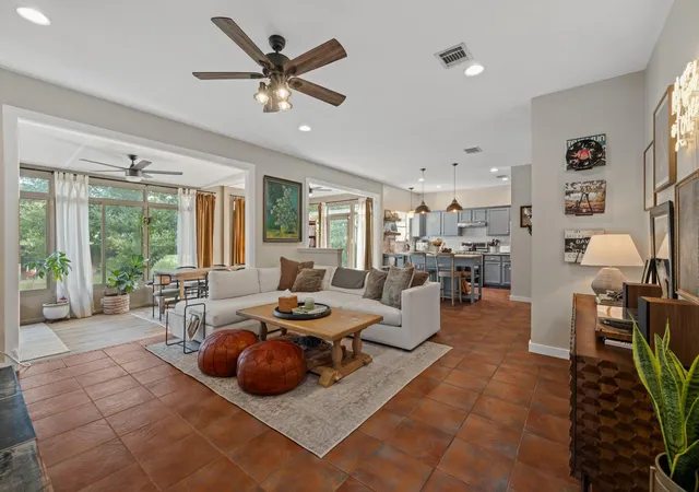 Photo 4 of Single family home for sale at 4624 Hoffman Dr, Austin, TX 78749 | MLS# 3741075 | Listing updated on 2026-09-15