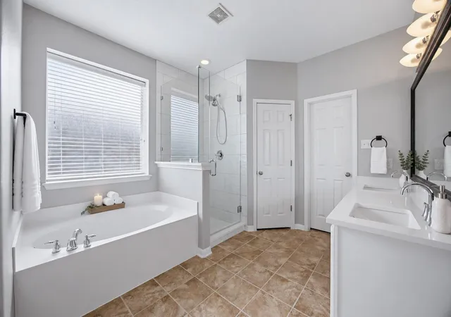 Photo 4 of Single family home for sale at 5105 Sendero Springs Dr, Round Rock, TX 78681 | MLS# 2877661 | Listing updated on 2026-10-30