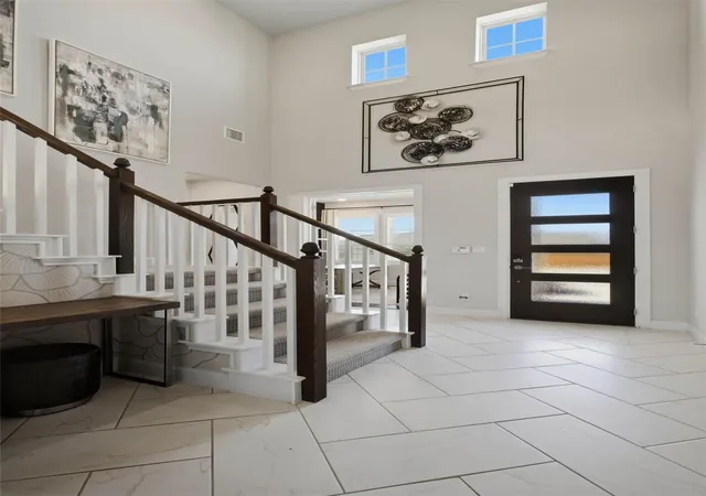 Photo 3 of Single family home for sale at 7009 Empresa Dr, Austin, TX 78738 | MLS# 2002818 | Listing updated on 2026-10-10