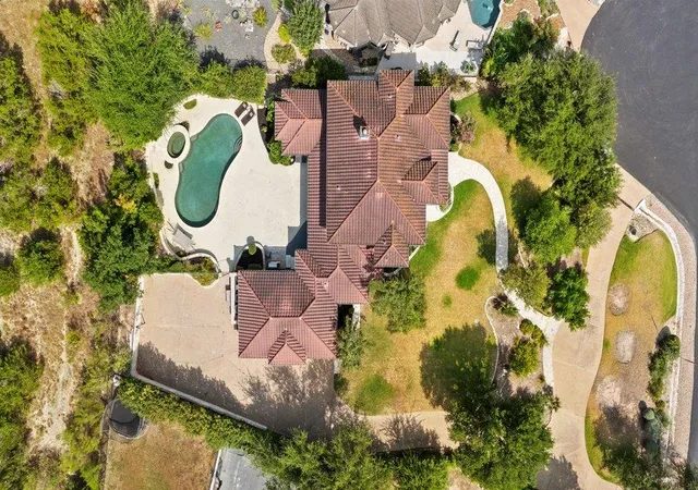 Photo 2 of Single family home for sale at 34 Autumn Oaks Dr, The Hills, TX 78738 | MLS# 1875148 | Listing updated on 2026-10-07