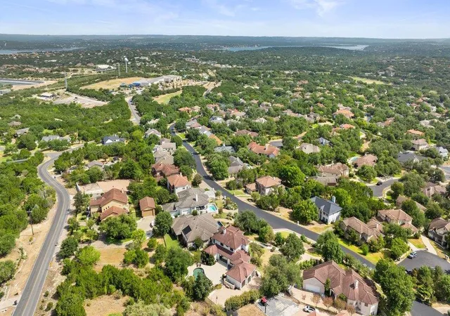 Photo 3 of Single family home for sale at 34 Autumn Oaks Dr, The Hills, TX 78738 | MLS# 1875148 | Listing updated on 2026-10-07
