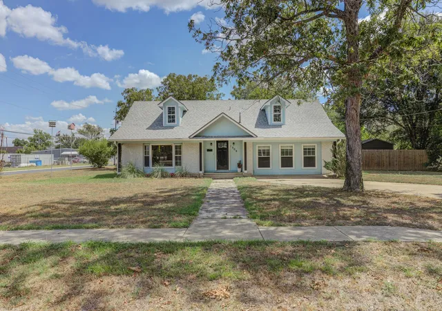 Photo 3 of Single family home for sale at 1509 Sw Hill St, Bastrop, TX 78602 | MLS# 4453461 | Listing updated on 2026-09-16