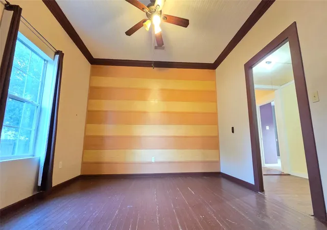 Photo 4 of Single family home for sale at 401 N Pecan St, Moulton, TX 77975 | MLS# 9807712 | Listing updated on 2026-09-13