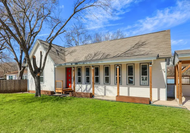 Photo 2 of Single family home for sale at 1704 Webberville Rd, Austin, TX 78721 | MLS# 9373698 | Listing updated on 2026-09-13