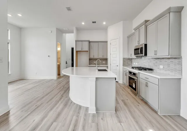 Photo 2 of Single family home for sale at 209 Rock Daisy Trl, Hutto, TX 78634 | MLS# 3685821 | Listing updated on 2026-09-13