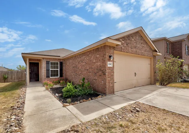 Photo 3 of Single family home for sale at 228 Millers Loop, Jarrell, TX 76537 | MLS# 7603815 | Listing updated on 2026-09-13