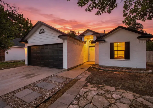 Photo 2 of Single family home for sale at 812 Honeysuckle Dr, Leander, TX 78641 | MLS# 1508005 | Listing updated on 2026-10-05