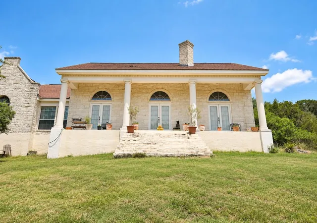Photo 1 of Single family home for sale at 101 Harbour Vw, Lakehills, TX 78063 | MLS# 5529856 | Listing updated on 2026-09-15