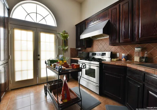 Photo 3 of Single family home for sale at 101 Harbour Vw, Lakehills, TX 78063 | MLS# 5529856 | Listing updated on 2026-09-15