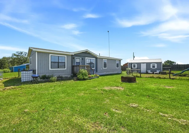 Photo 3 of Manufactured home for sale at 1951 County Rd 475, Thrall, TX 76578 | MLS# 8693142 | Listing updated on 2026-09-14