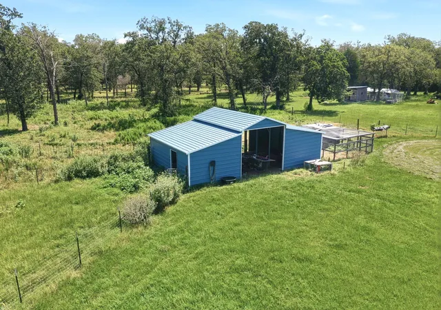 Photo 4 of Manufactured home for sale at 1951 County Rd 475, Thrall, TX 76578 | MLS# 8693142 | Listing updated on 2026-09-14