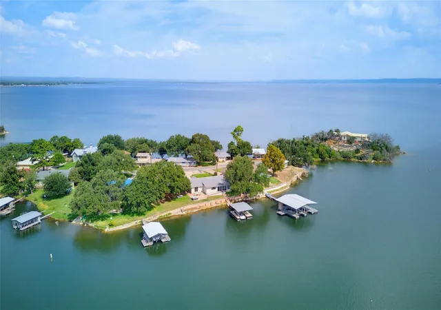 Photo 1 of Single family home for sale at 516 Is Lodges Dr, Buchanan Dam, TX 78609 | MLS# 8244786 | Listing updated on 2026-10-08