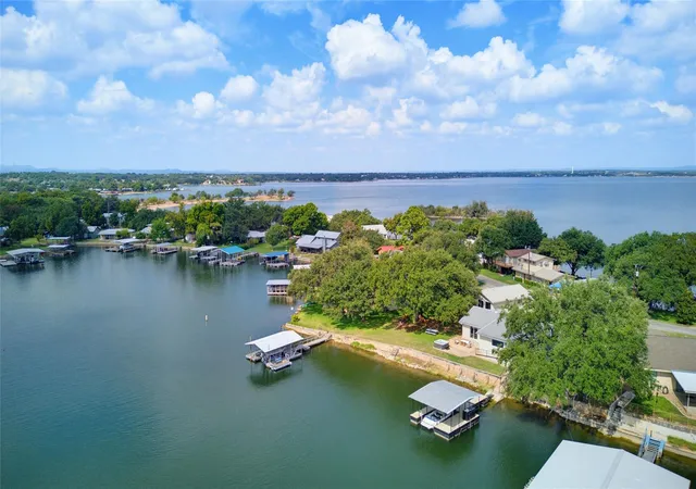 Photo 2 of Single family home for sale at 516 Is Lodges Dr, Buchanan Dam, TX 78609 | MLS# 8244786 | Listing updated on 2026-10-08