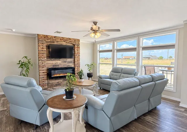 Photo 4 of Manufactured home for sale at 700 County Rd 423, Taylor, TX 76574 | MLS# 3843478 | Listing updated on 2026-10-08