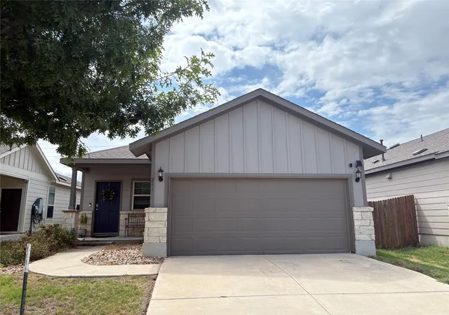 Photo 1 of Single family home for sale at 281 La Dera Dr, Liberty Hill, TX 78642 | MLS# 5803995 | Listing updated on 2026-09-14