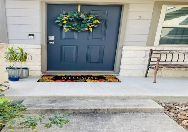 Photo 2 of Single family home for sale at 281 La Dera Dr, Liberty Hill, TX 78642 | MLS# 5803995 | Listing updated on 2026-10-27