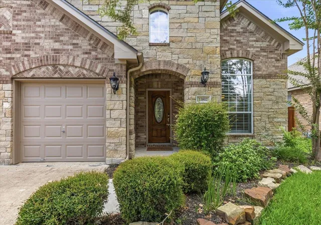 Photo 1 of Single family home for sale at 13812 Long Shadow Dr, Manor, TX 78653 | MLS# 6498923 | Listing updated on 2026-10-06