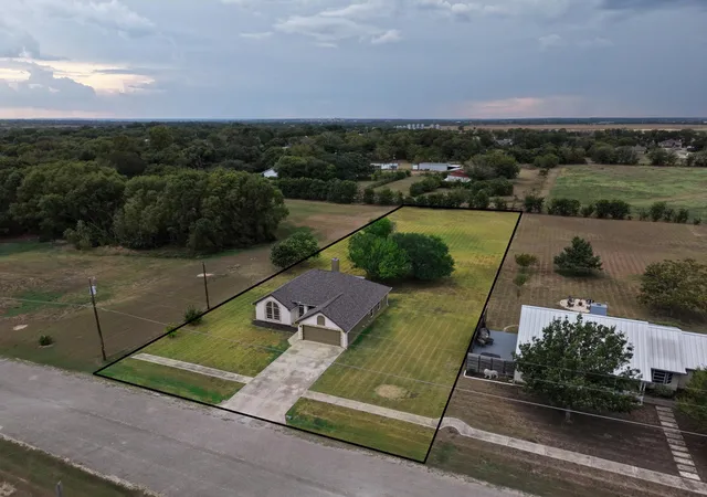 Photo 1 of Single family home for sale at 84 Thomas Dr, Martindale, TX 78655 | MLS# 9418164 | Listing updated on 2026-09-15