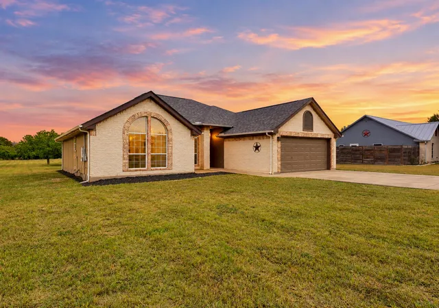 Photo 2 of Single family home for sale at 84 Thomas Dr, Martindale, TX 78655 | MLS# 9418164 | Listing updated on 2026-09-14